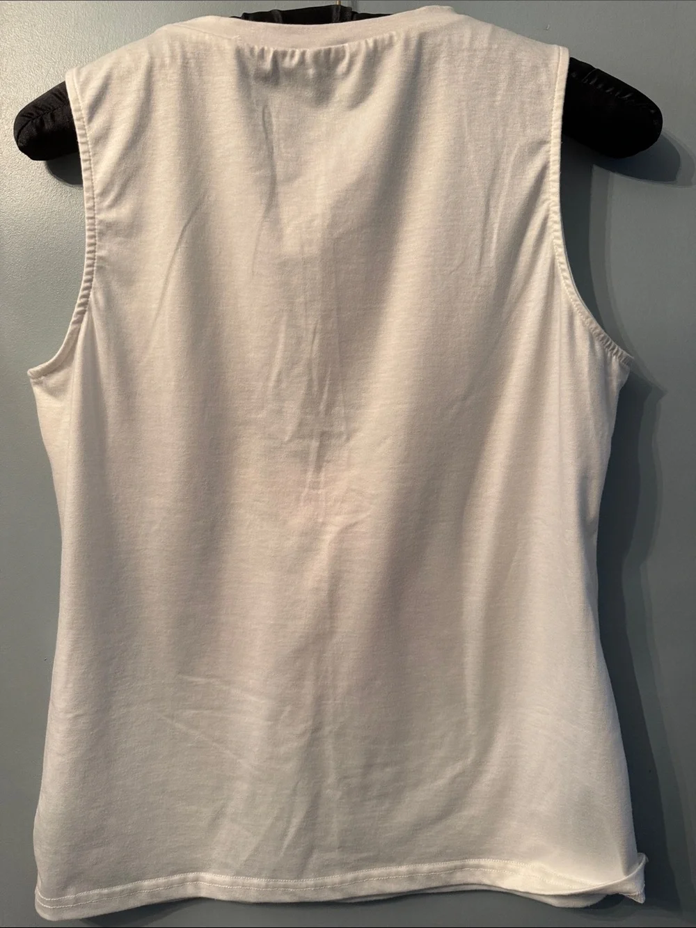 White Floral Sleeveless Tank Top - Picture 2 of 3